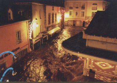 Place Hervo à Quimperlé, décembre 2000 © A. Podeur