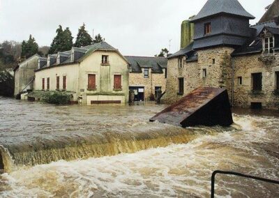 Cuve à fioul dans le pont salé, Isole à Quimperlé, décembre 2000 © Ville de Quimperlé